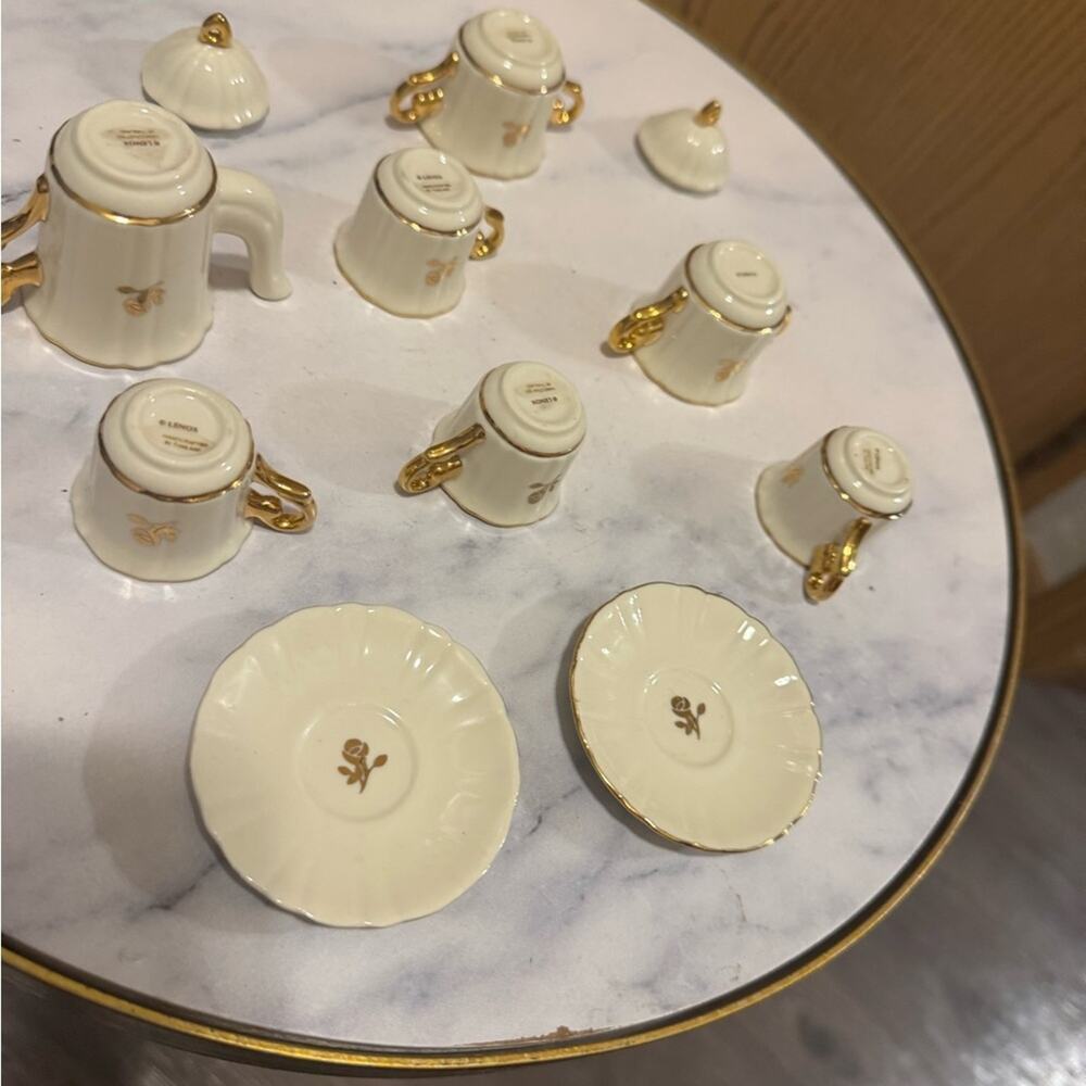 Lennox miniature tea set - missing one lid ! - Picture 4 of 12